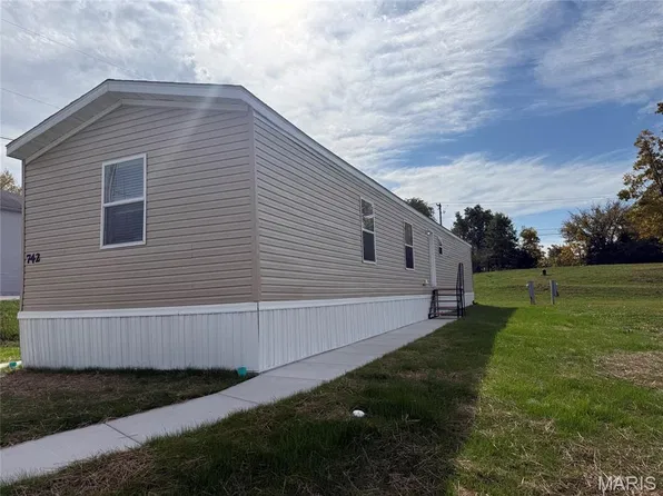 742 Smith St, Truesdale, MO 63380