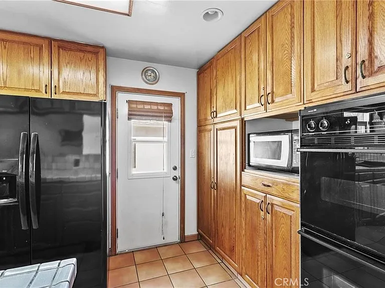 810 N Maria Ave — Photo 8