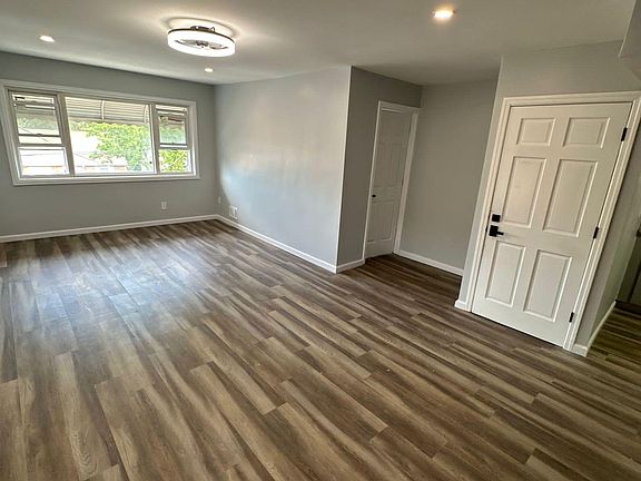 2nd image of 521 Underhill Ave #2B