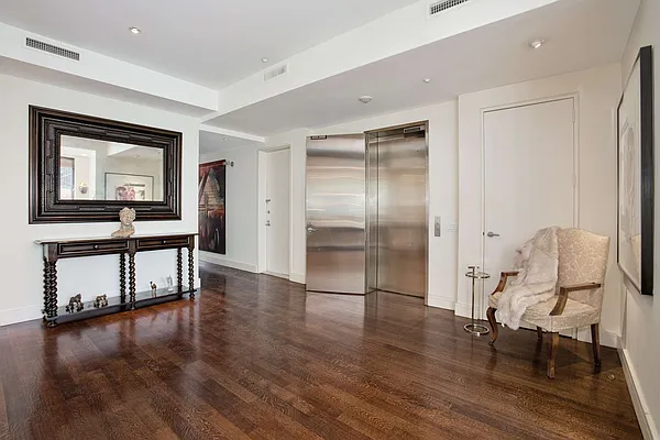 Sold by Compass | media 25