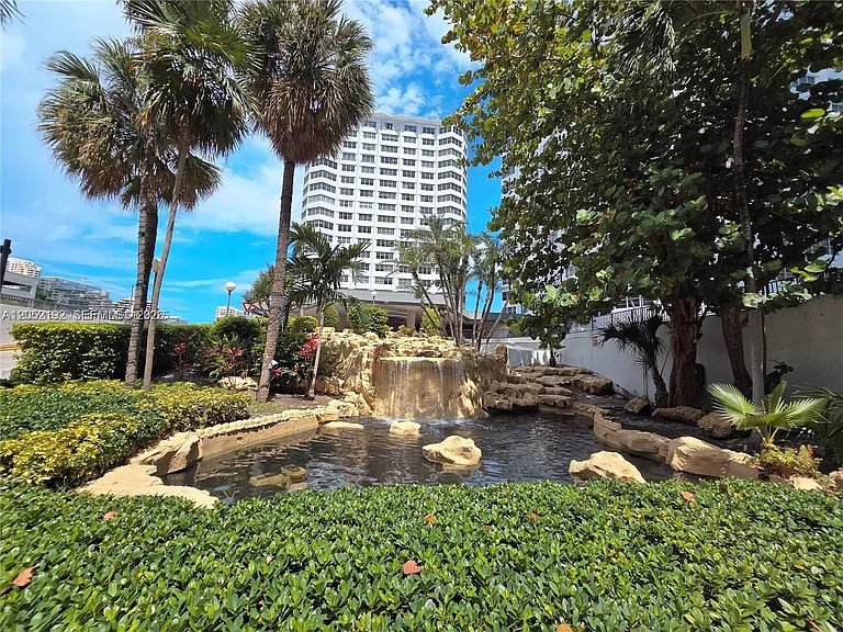 825 Brickell Bay Dr #350 — Photo 25
