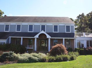 22 Seacliff Ln, Miller Place, NY 11764