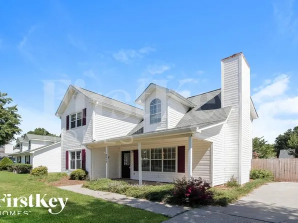 3612 Cedarbark Dr, Matthews, NC 28105