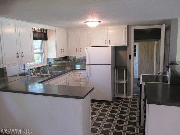 4th image of 823 Bertsch Dr