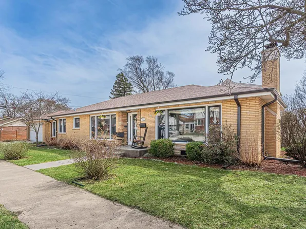 9301 S Millard Ave, Evergreen Park, IL 60805