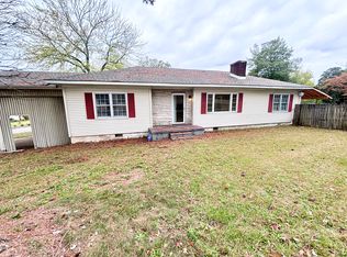 1043 Pine St, Florence, AL 35630