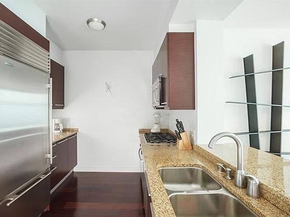 4th image of 425 1st Street # Fl 23rd