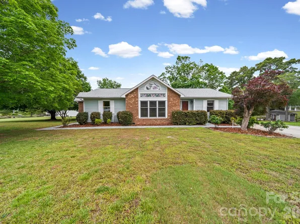 541 Harbor Rd, Norwood, NC 28128
