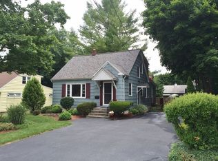 6 Meadow Ln, Camillus, NY 13031