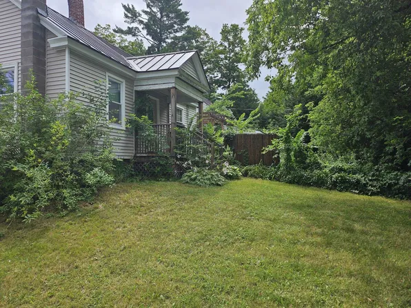 13 Grove Street, Newport, NH 03773-1409