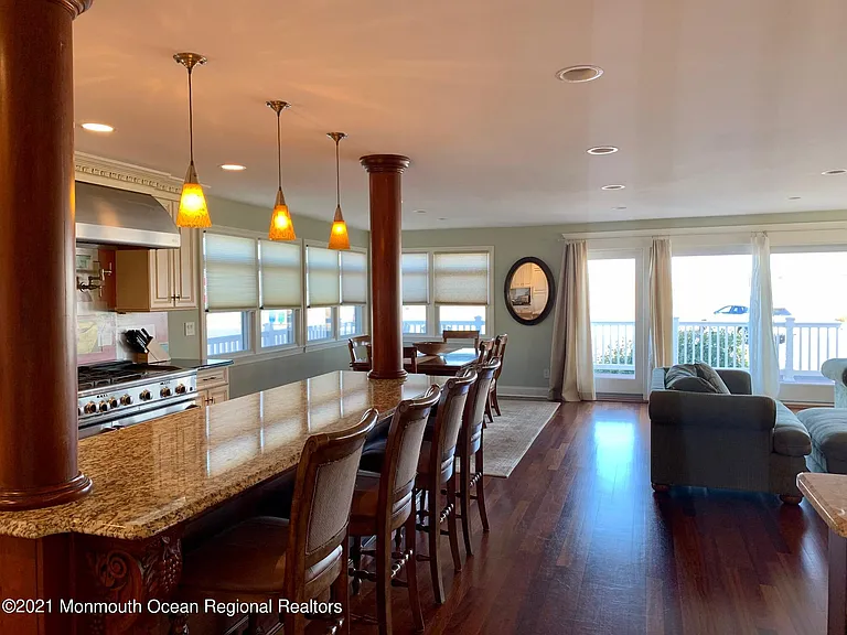 919 N Ocean Ave — Photo 5