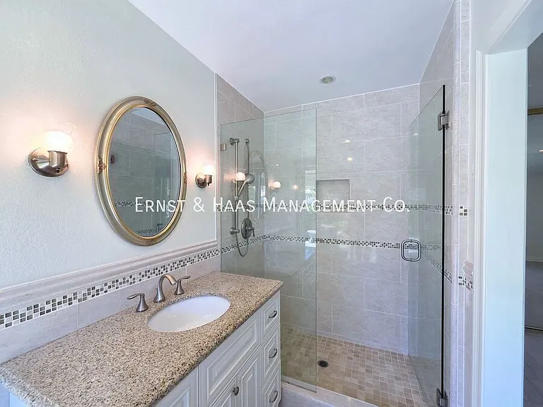 10835 Slater Ave — Photo 21