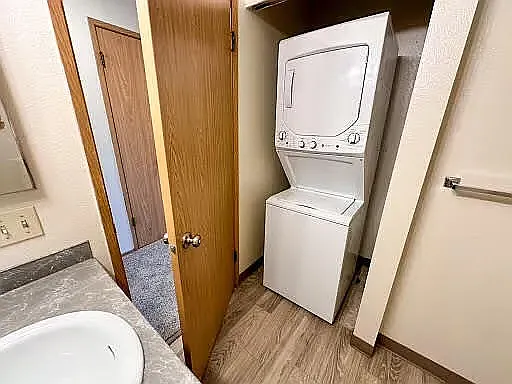 Liberty Square Apartments — Photo 12