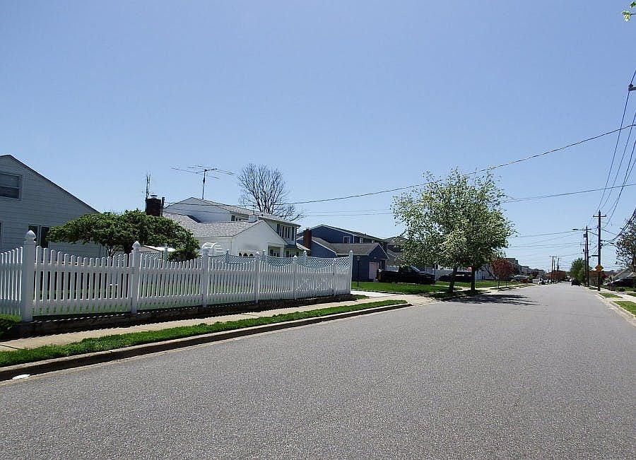 205 Division Ave, Massapequa, NY 11758 Zillow