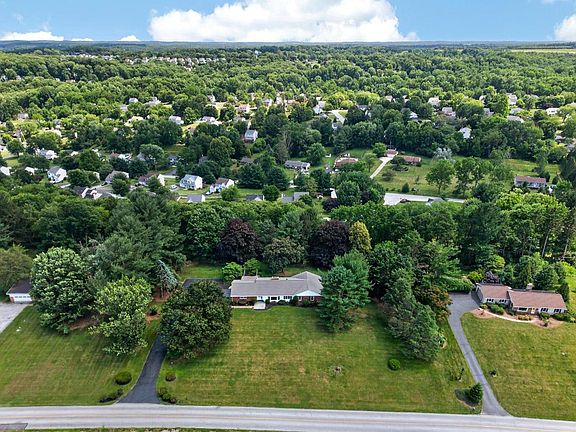 3rd image of 555 Country Club Rd