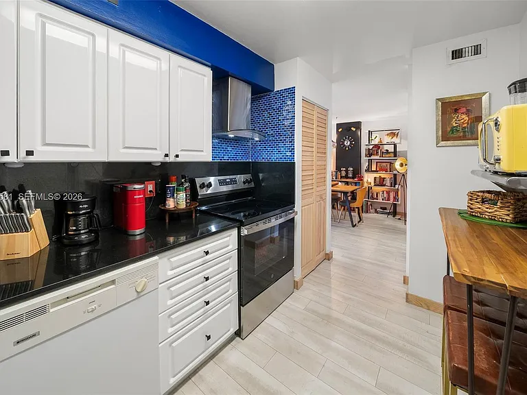 6770 Indian Creek Dr #Penthouse B — Photo 17