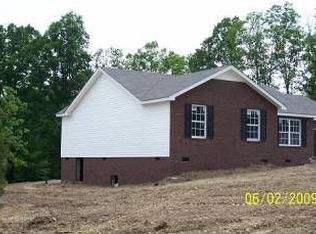 502 Daughtery Ln, Burns, TN 37029