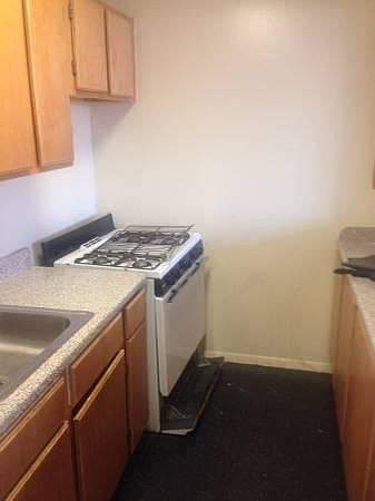 1st image of 2955 W 24th St