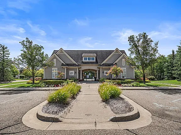 17200 Addington Dr — Photo 17