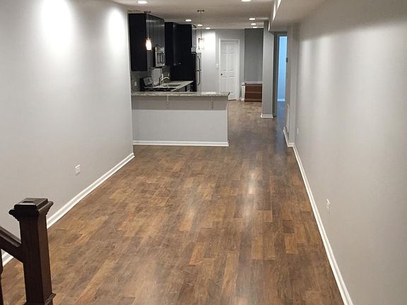 5th image of 2042 N Albany Ave #1
