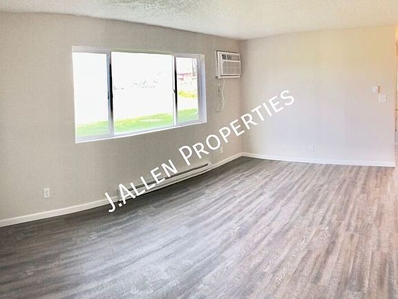 3rd image of 1805 Parker Cir #B
