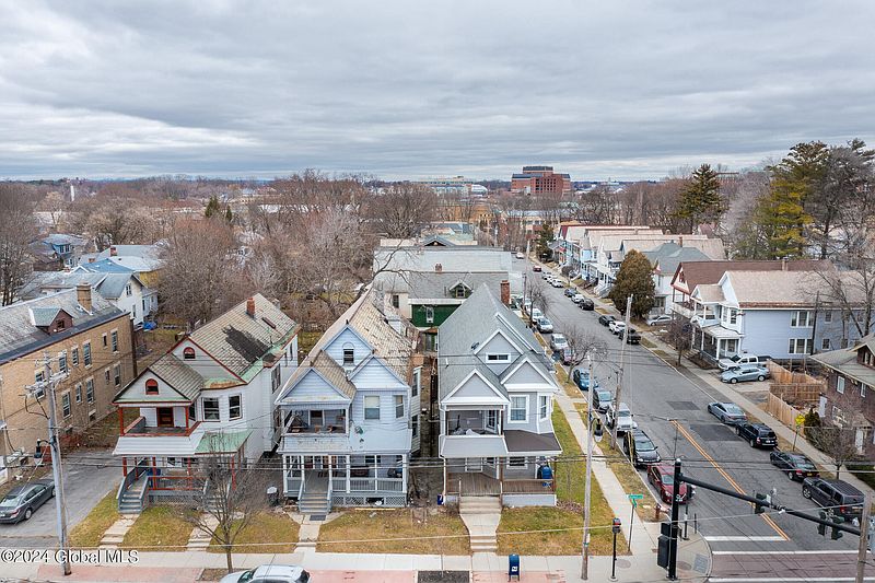 3rd image of 249 Delaware Avenue