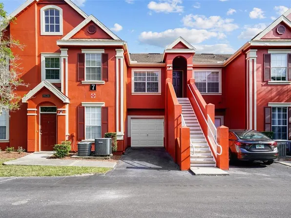 9122 Lake Chase Island Way, Tampa, FL 33626