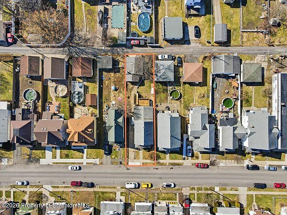 2nd image of 1127 Rundle St