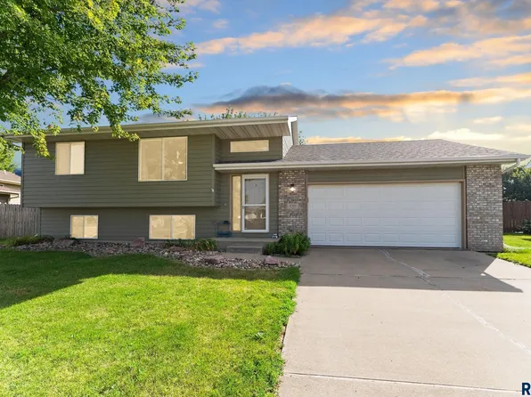 4305 W Panda Dr, Sioux Falls, SD 57107