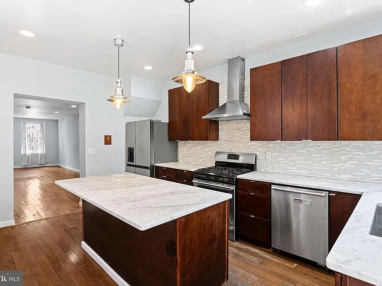 1240 Federal St — Photo 1