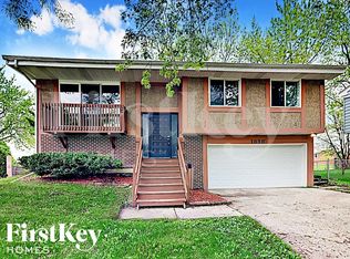 1838 Ashwood Ln, Aurora, IL 60506