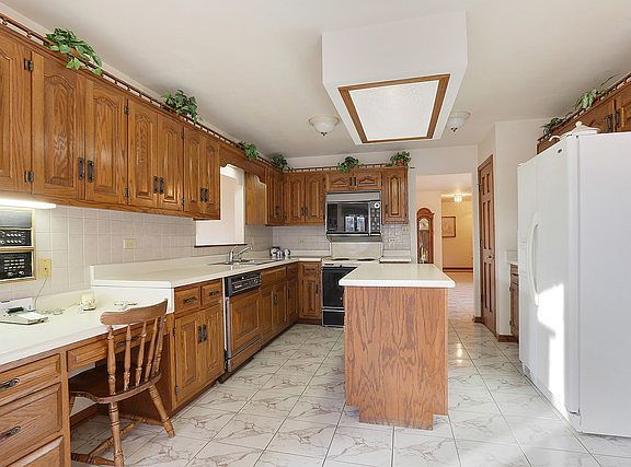 3rd image of 15116 Ginger Creek Ln