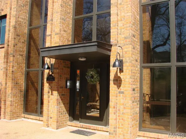1030 N Harrison Ave APT 405, Saint Louis, MO 63122