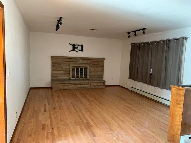 2441 W Elizabeth St — Photo 7