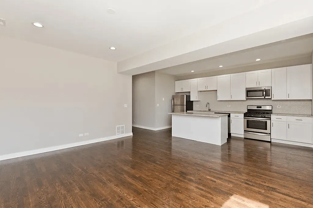 1619-21 W Warren Blvd — Photo 3