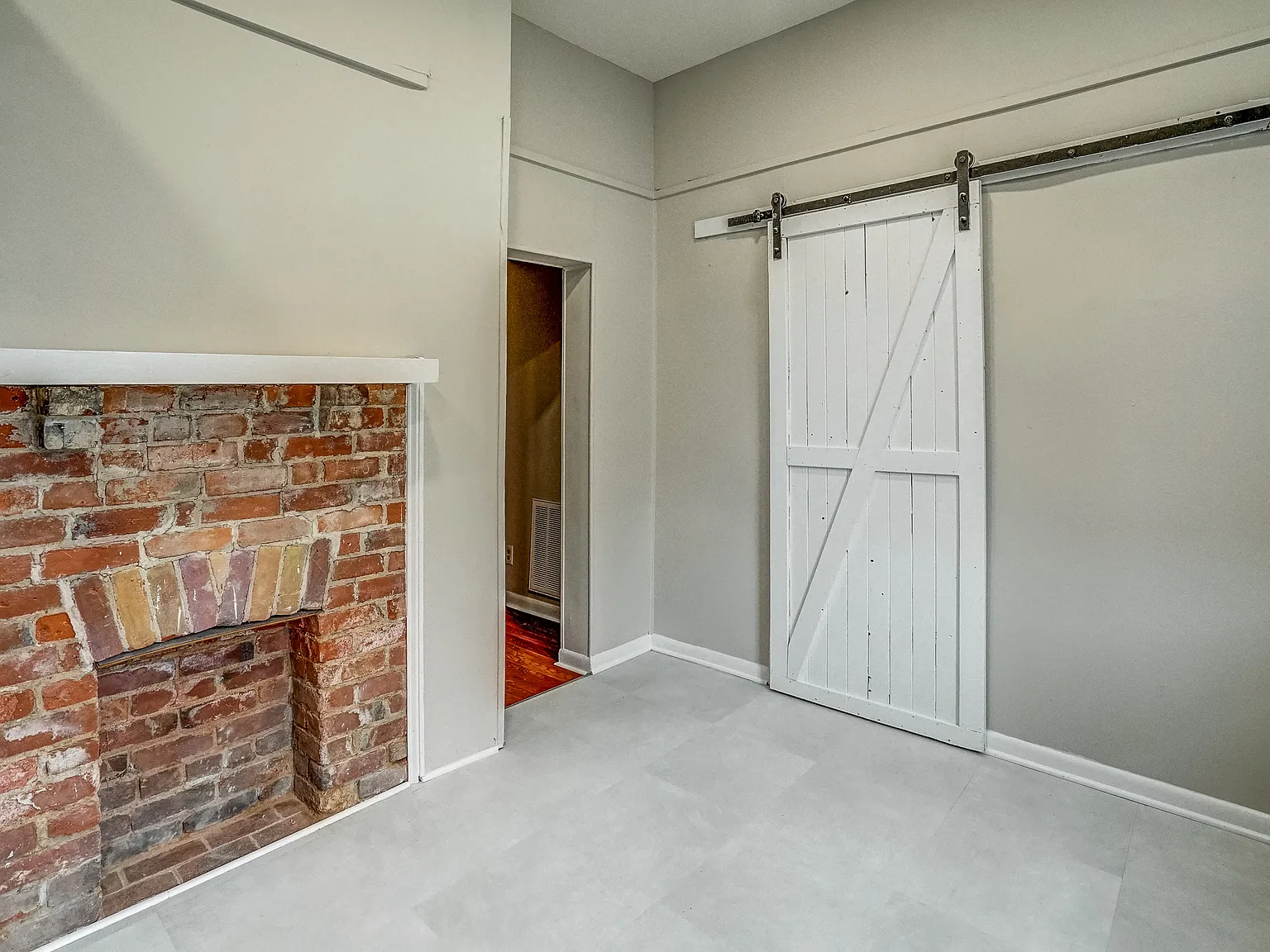 3 bed, 1550 sqft, $2,995 — Photo 4