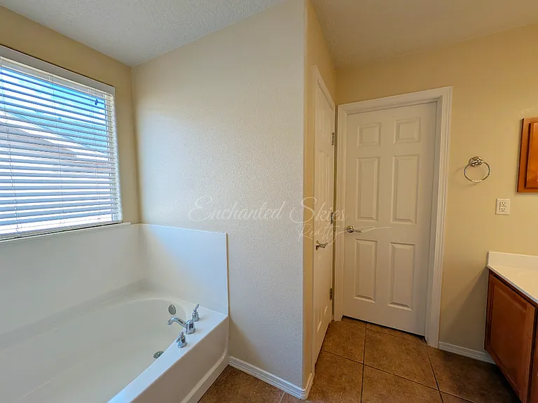 7905 Sierra Altos Pl NW — Photo 26