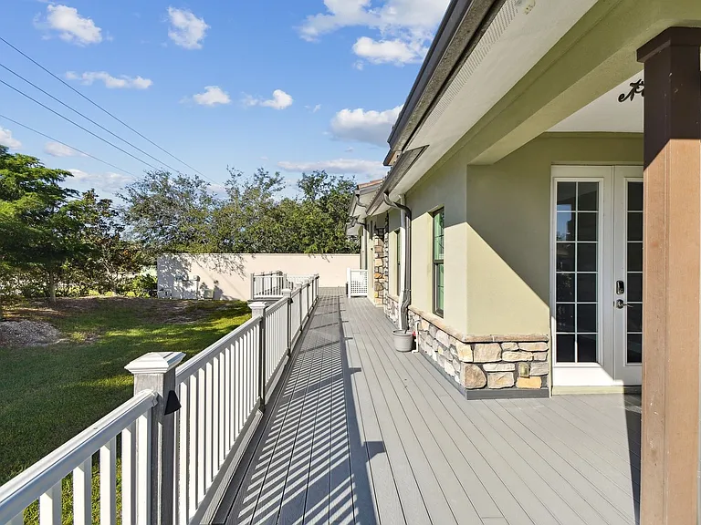 21000 Isola Bella Cir — Photo 12