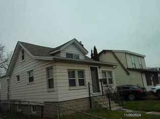 26060 Clancy St, Roseville, MI 48066