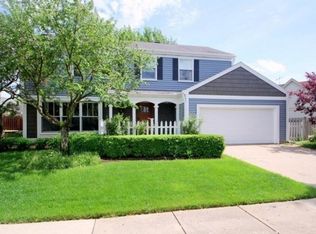 311 Alexandria Dr, Vernon Hills, IL