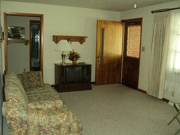 2nd image of 115 Hilltop Dr