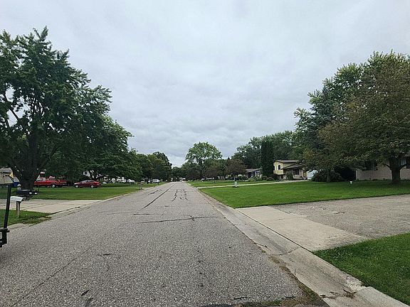 4th image of 4427 Regency Rd