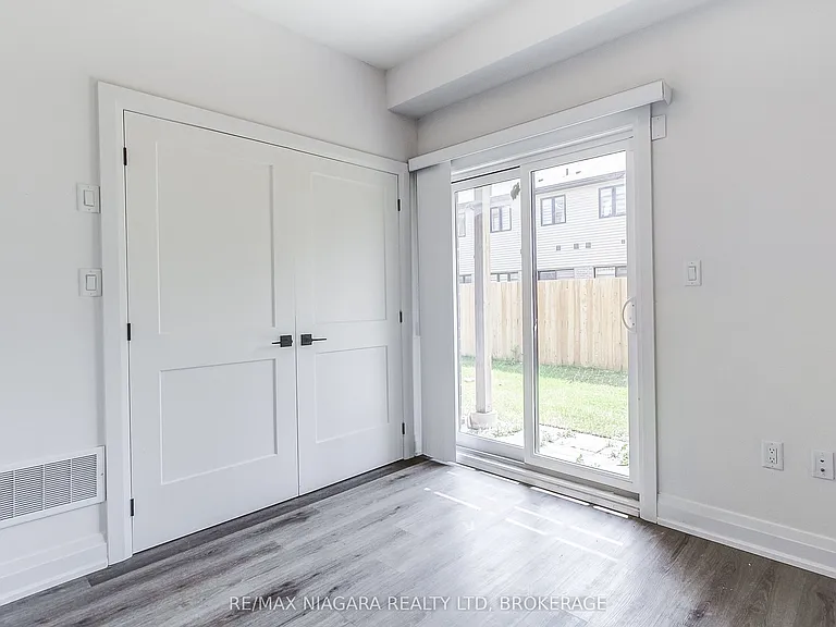 461 Blackburn Dr — Photo 41