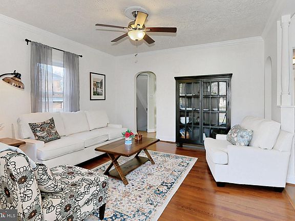 5th image of 4913 Virginia St