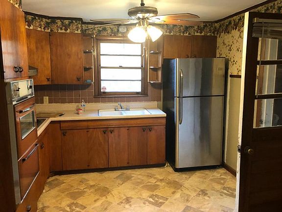 4th image of 605 Wilker Neal Ave