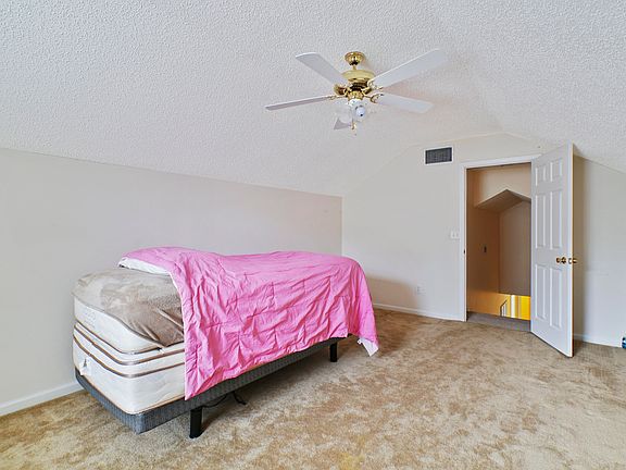 2nd image of 3970 Lake Crest Ter