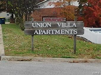 2nd image of 875 Bonnie Dr