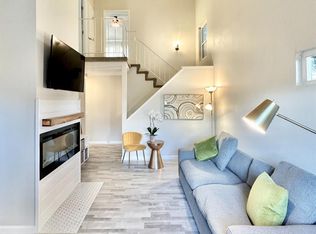 1050 Copeland Creek Dr, Rohnert Park, CA 94928