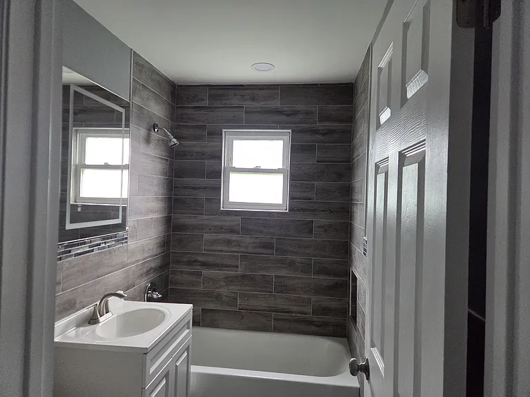 136 Fulton Ave — Photo 16