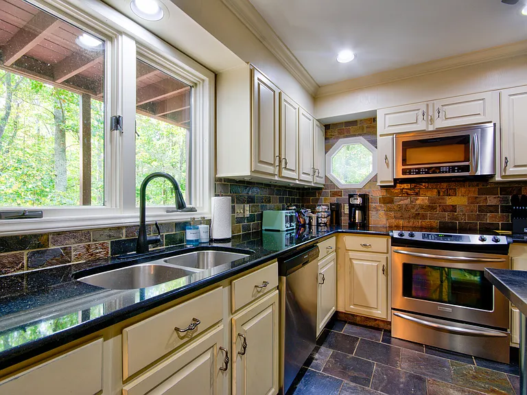 Westover Dr — Photo 11